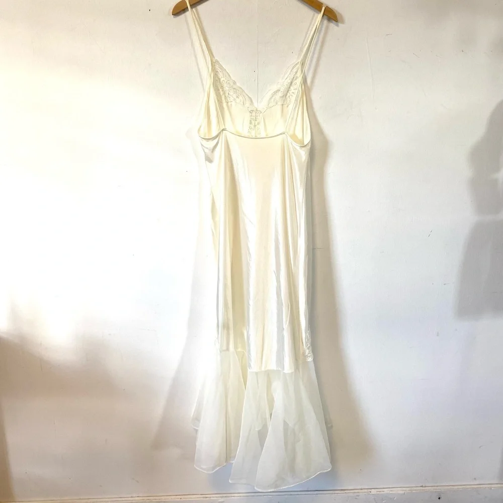 Vintage Cream Lace Trim Slip Chemise - Picture 9 of 11